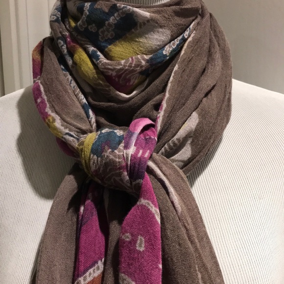 Accessories - Beautiful scarf